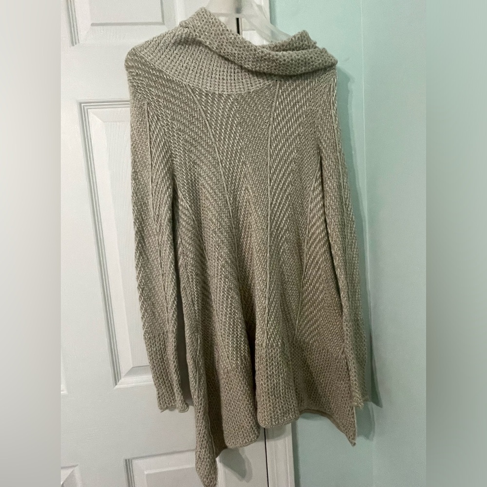 Super cute oversized turtleneck sweater